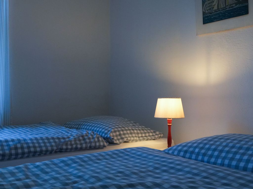 Ferienwohnung Herrenhaus Linker Seitenflügel I - Boldevitzer Rügenkaten detail 1