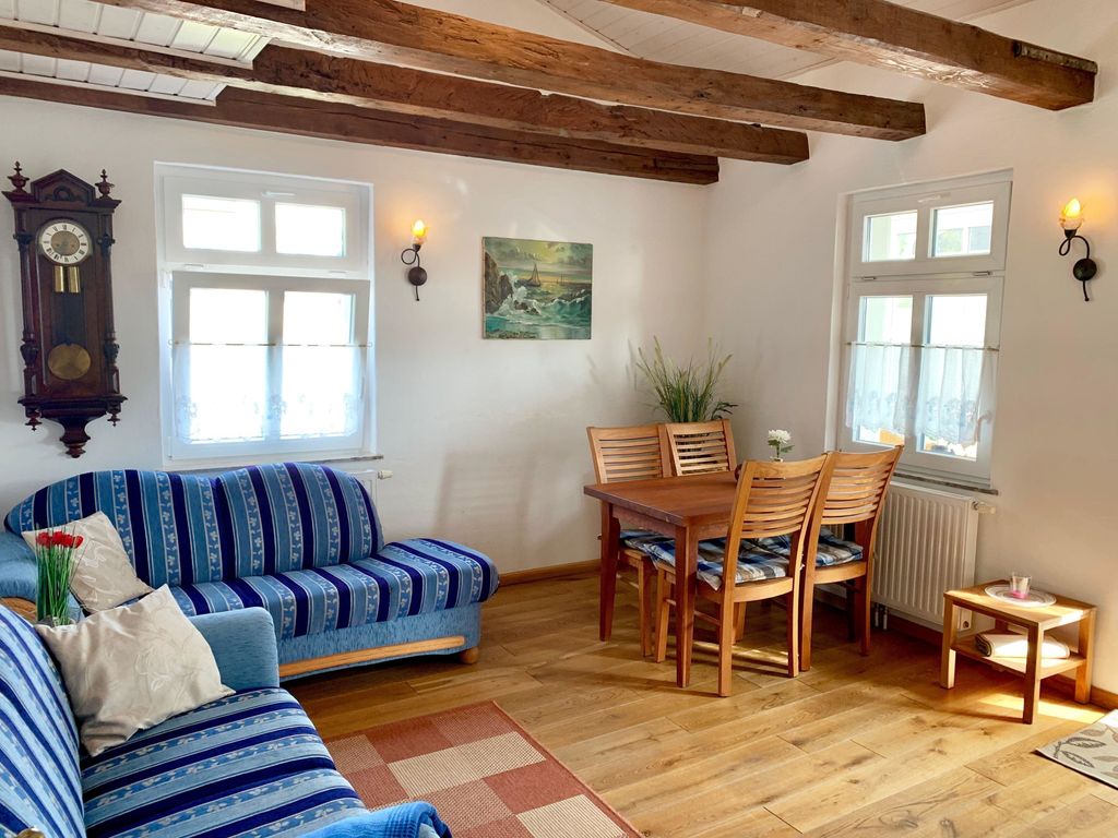 Villa Rosengarten - Ferienwohnung Baumhaus mit Seeblick detail 2