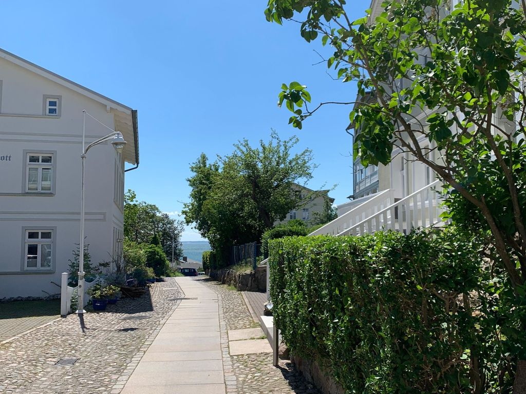 Villa Rosengarten - Ferienwohnung Baumhaus mit Seeblick detail 1