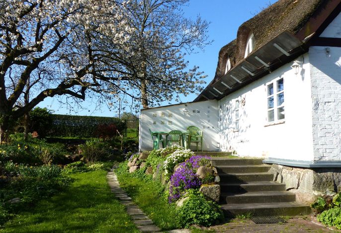 Im Feriengarten -Ferienwohnung im DG