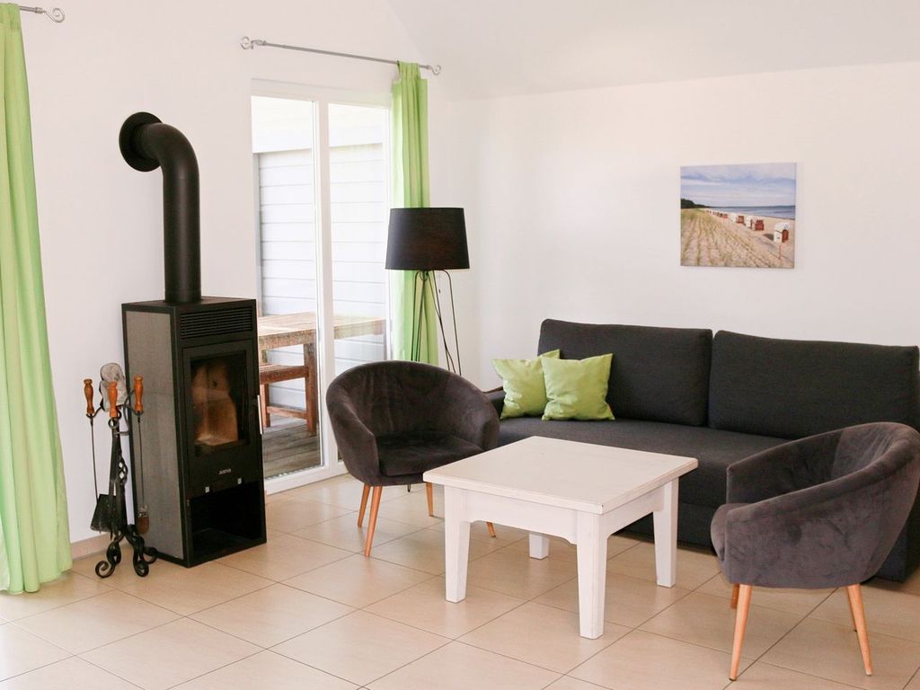 Tolles Familienapartment mit Infrarotsauna, Kaminofen und Balkon in Strandnähe - Ostseepark Rügen detail 1
