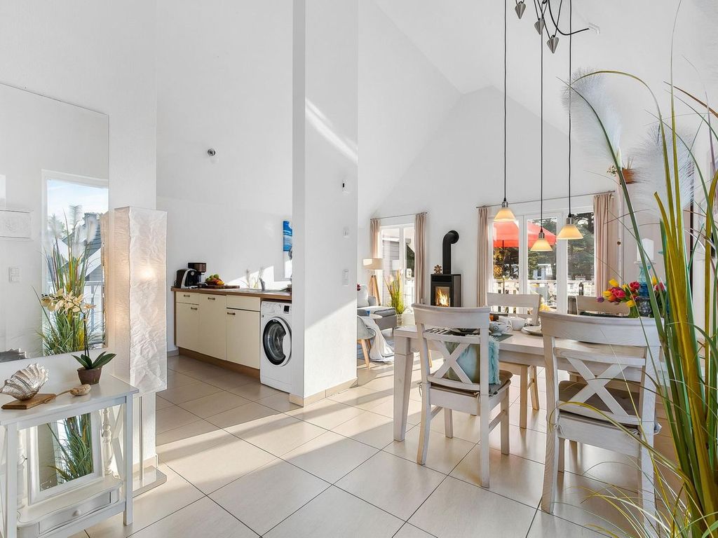 Wunderschönes Ferienapartment mit Infrarotsauna, Kaminofen und sonnigem Balkon - Ostseepark Rügen detail 2