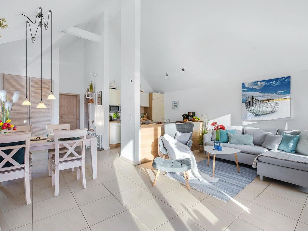 Wunderschönes Ferienapartment mit Infrarotsauna, Kaminofen und sonnigem Balkon - Ostseepark Rügen detail 3