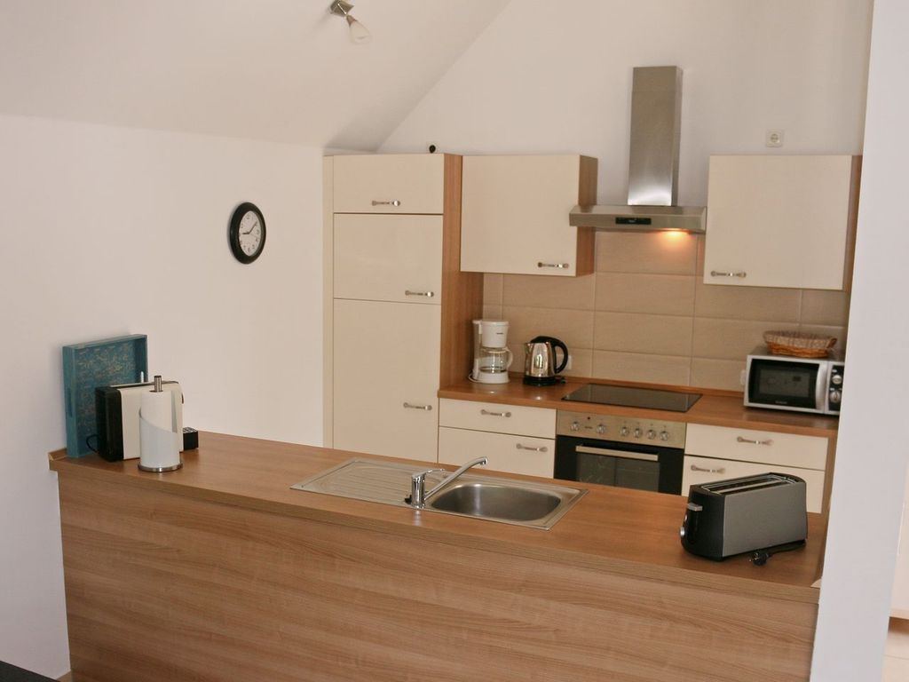 Tolles Familienapartment mit Infrarotsauna, Kaminofen und Balkon in Strandnähe - Ostseepark Rügen detail 3
