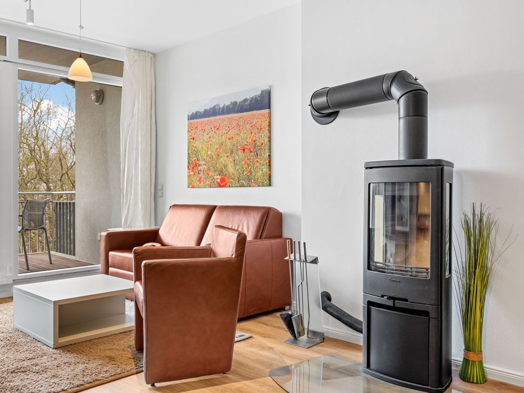 Schickes, strandnahes Ostseeapartment mit Balkon, Kaminofen und Fußbodenheizung
