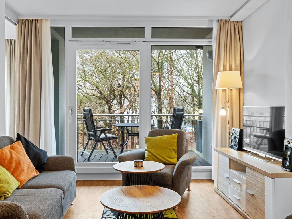 Ferienapartment mit Fußbodenheizung, Kaminofen und Balkon - nur 150 m zum Strand - DünenResort Binz detail 3