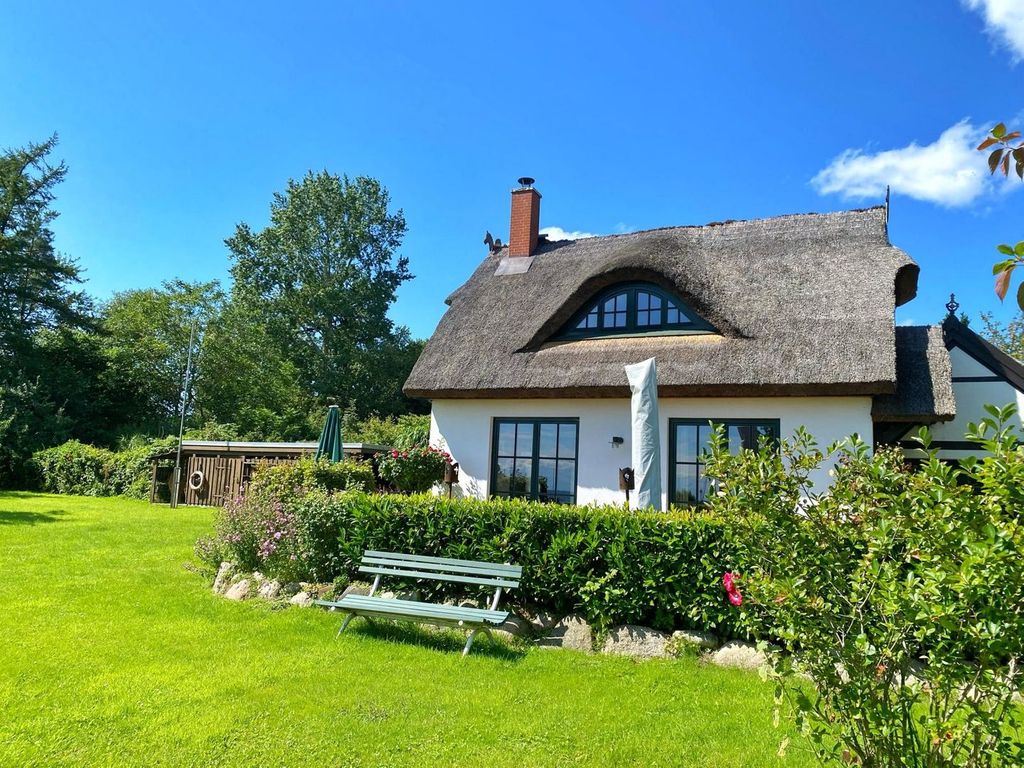 Groß Stresow - Irmi´s Kate - Ferienhaus und Doppelhaushälfte mit großem Garten detail 3