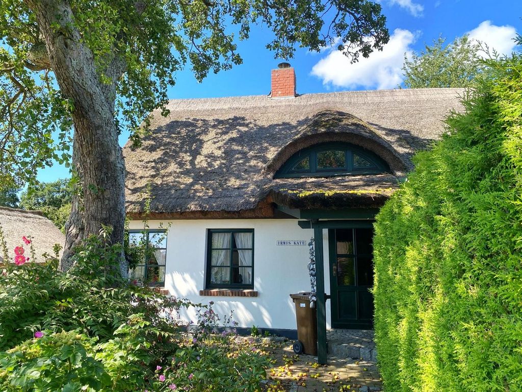 Groß Stresow - Irmi´s Kate - Ferienhaus und Doppelhaushälfte mit großem Garten detail 1