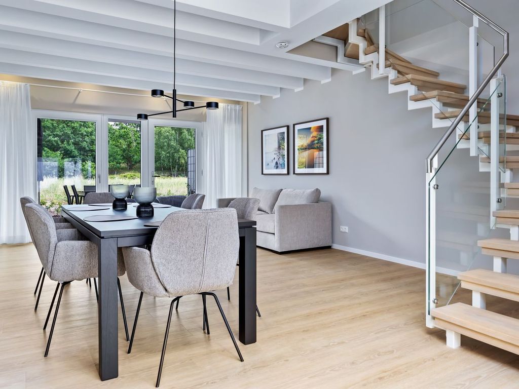 Großes Maisonette-Ferienapartment in Toplage an der Ostsee mit Terrasse & Balkon