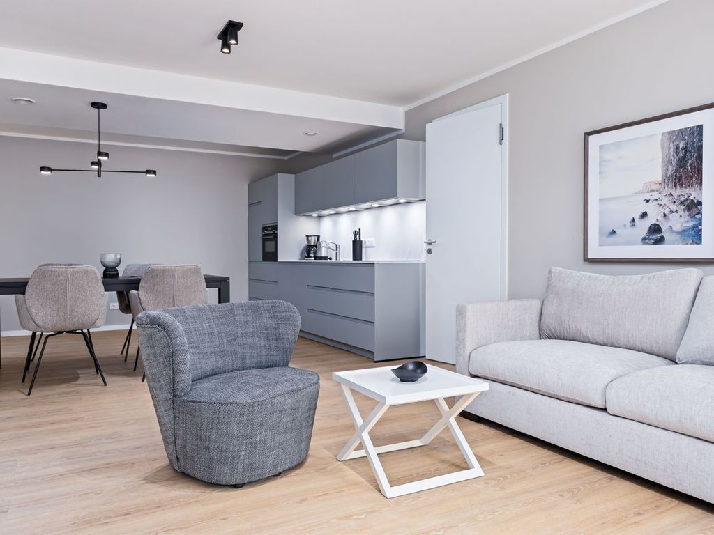 Tolles Komfort-Apartment in erster Reihe an der Ostsee mit Balkon & zwei Bädern! - Strandresidenzen Binz-Prora detail 1