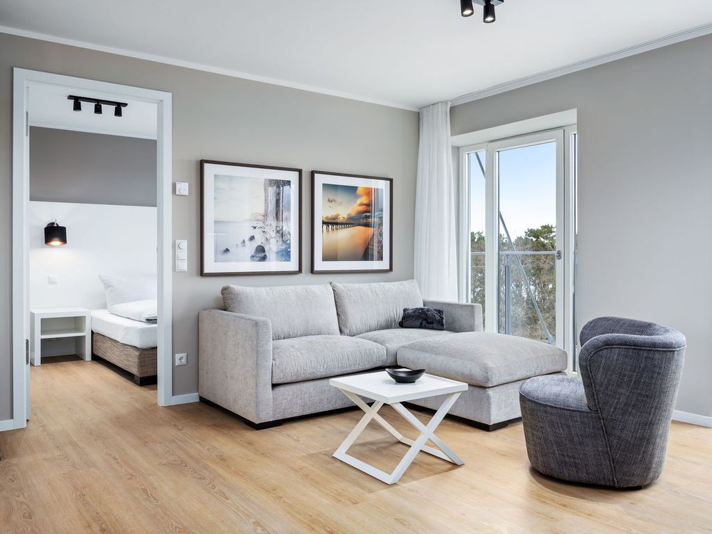 Strandnahes Penthaus-Apartment mit Dachterrasse, tollem Meerblick & zwei Bädern!