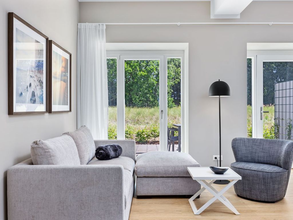 Schönes Maisonette-Apartment in erster Reihe an der Ostsee mit Terrasse & Balkon