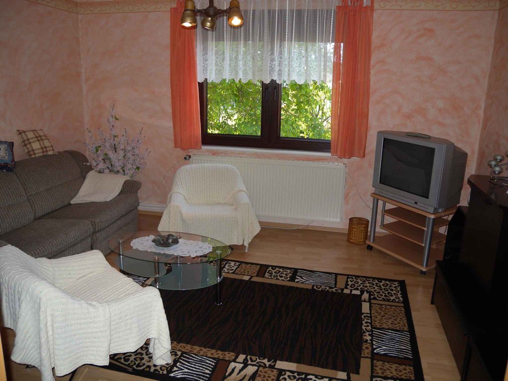 Ferienwohnung mit Garten detail 3
