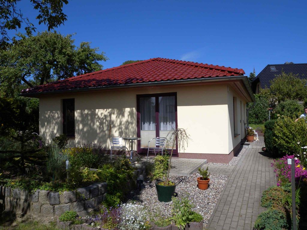 Ferienhaus mit Terrasse und Garten