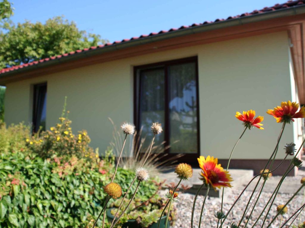 Ferienhaus mit Terrasse und Garten detail 4