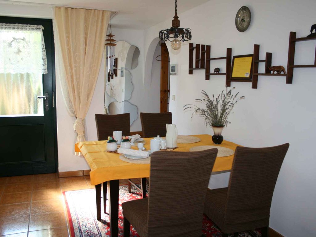 Ferienwohnung mit Terrasse bis 4 Gäste