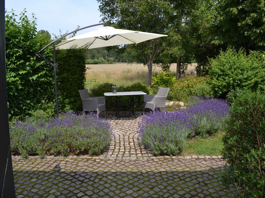 Ferienwohnung in der Natur mit Terrasse detail 1