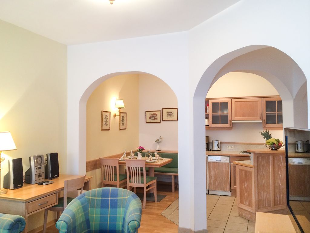 Ferienwohnung Sanssouci, 67 qm, 2 Schlafzimmer, max. 3 Erwachsene + 2 Kinder - Villa Strandblick Binz detail 3