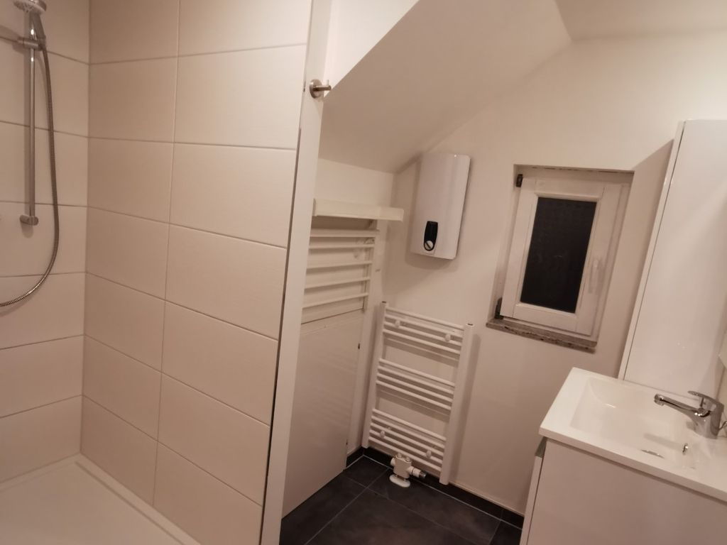 Haus 2 (53qm mit Schlafzimmer mit 4 Schlafplätzen, offener Wohnbereich mit Küche und Meerblick -max 4 Personen) - Reetdach Ferienhäuser Rügen detail 4
