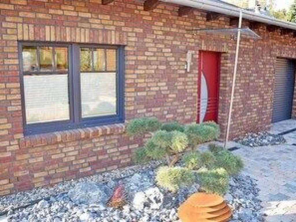 Ferienbungalow mit Terrasse und Seeblick in Sellin detail 1