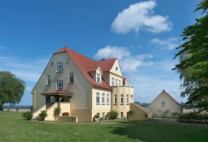 Wohnung im Erdgeschoss des Gutshauses