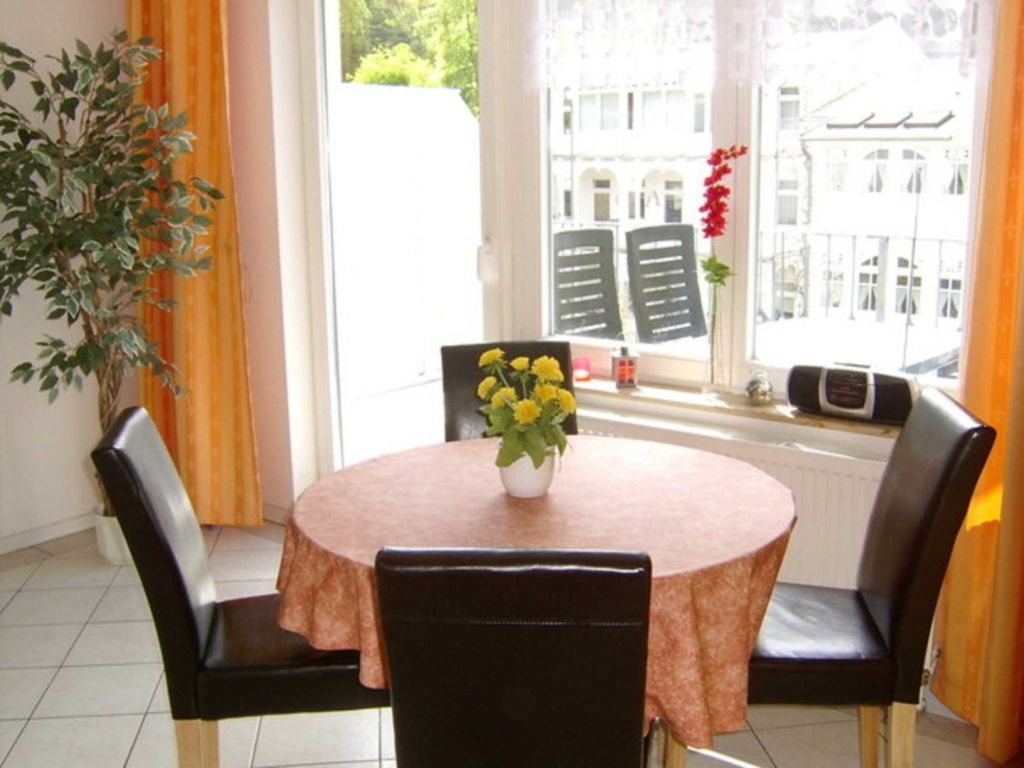 Wohnung 3 - Villa Rügen - 300 m zum Strand detail 1