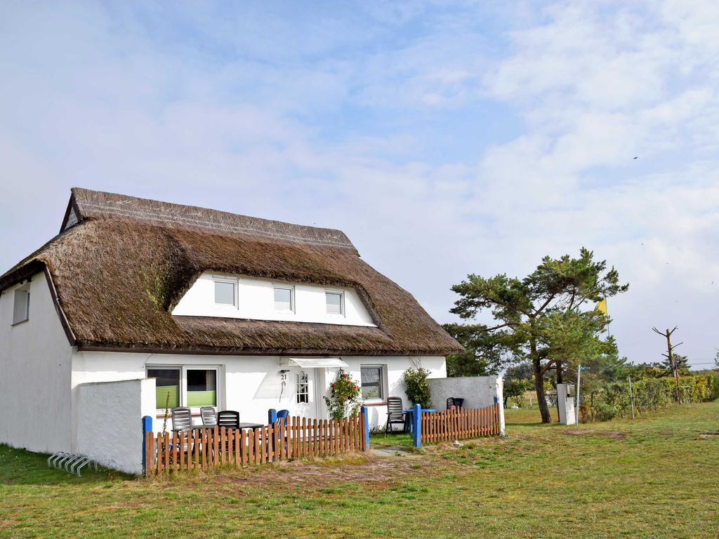 Ferienwohnungen unterm Reetdach in Plogshagen/Hiddensee