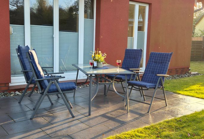 Ferienwohnung Möwennest mit Terrasse, Garten und Strandkorb