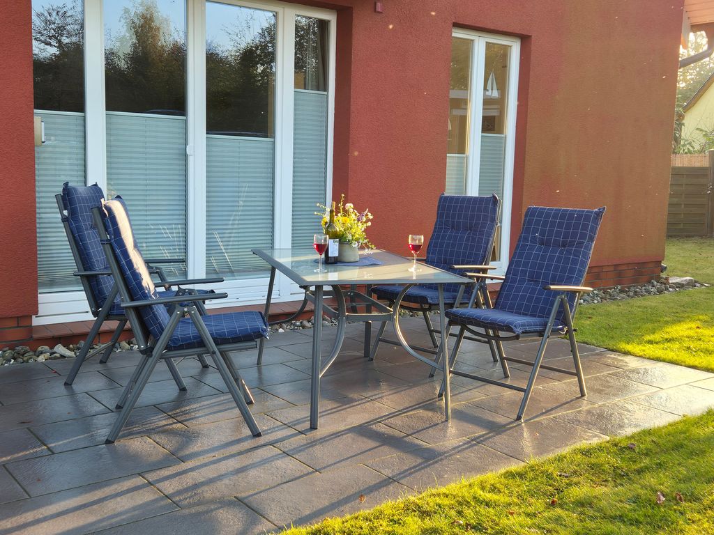 Ferienwohnung Möwennest mit Terrasse, Garten und Strandkorb