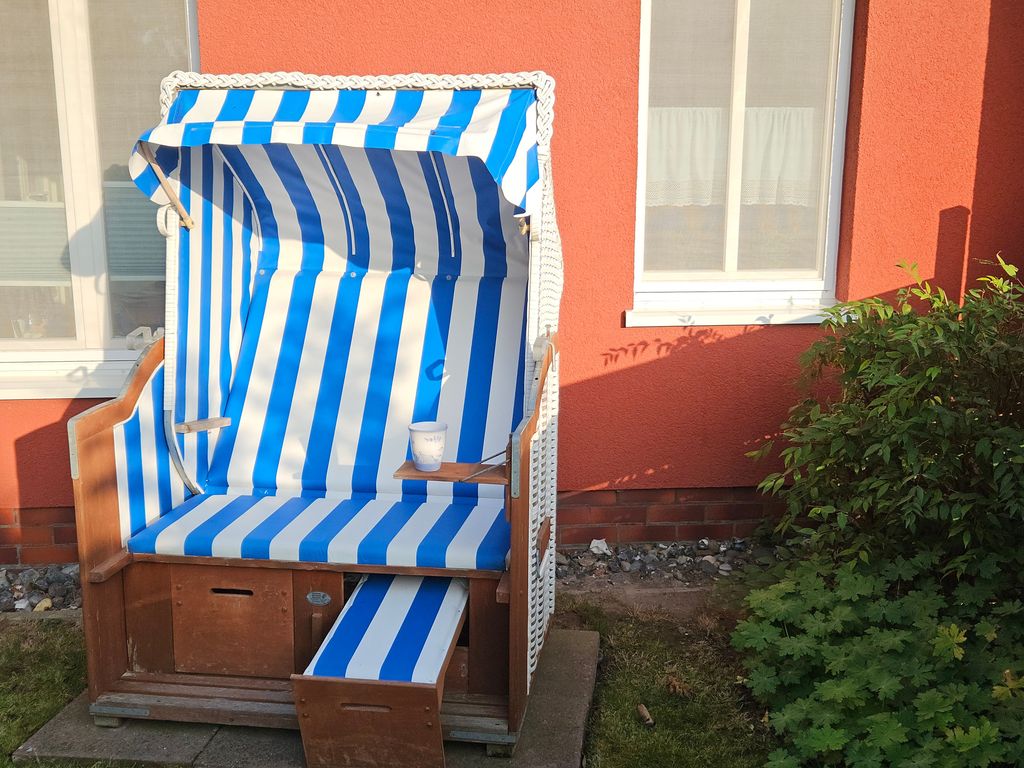 Ferienwohnung Möwennest mit Terrasse, Garten und Strandkorb detail 1