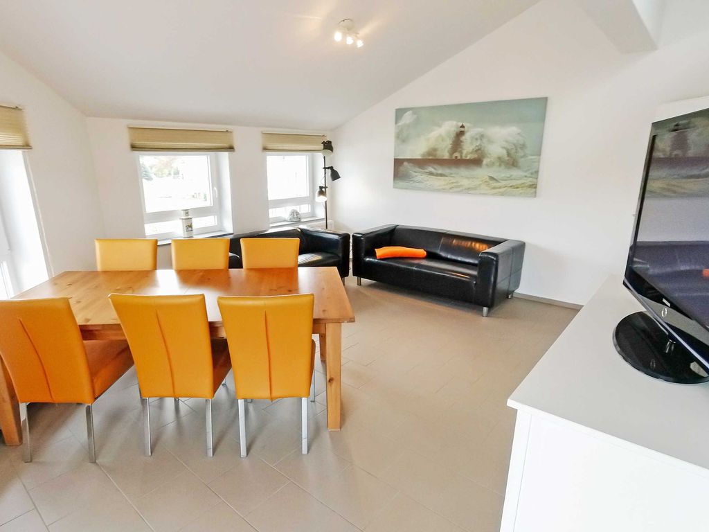 *10 Ferienwohnung Ida mit Balkon und Strandkorb
