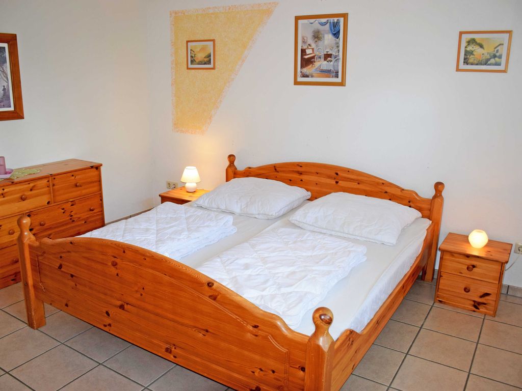 01 Ferienwohnung mit Gartenterrasse