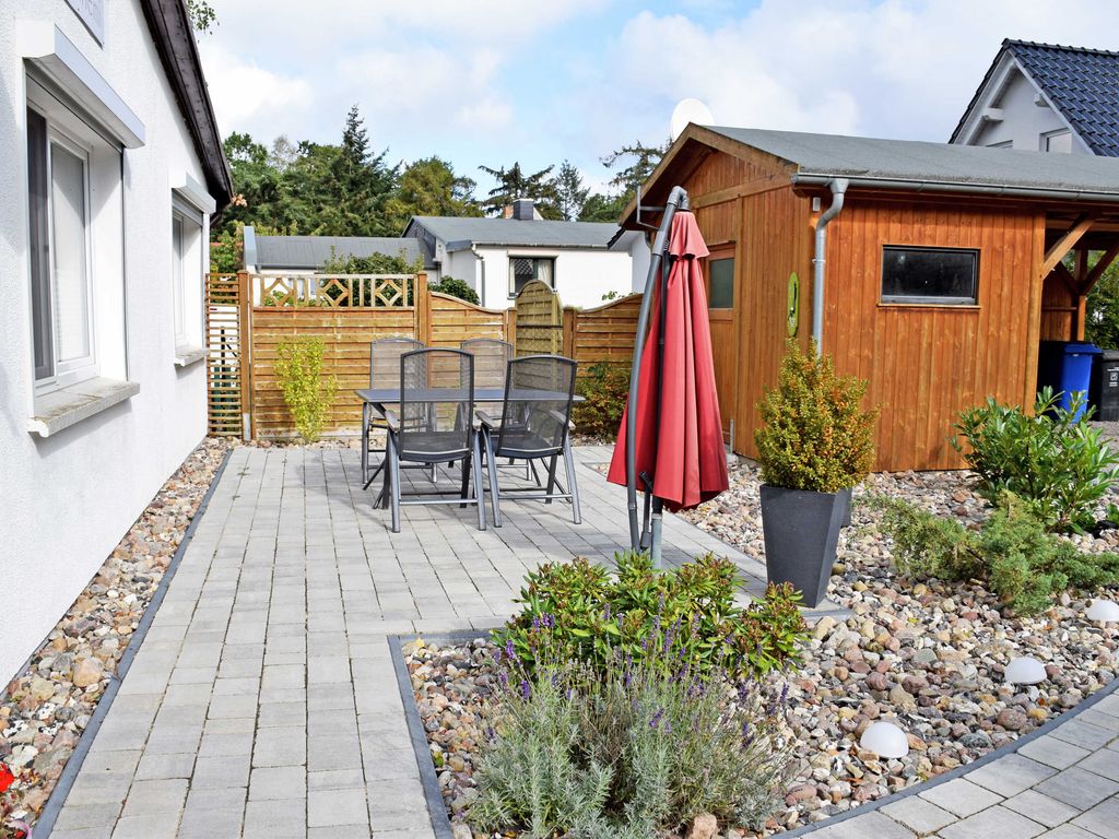Baaber Ferienhaus mit Terrasse und Kamin detail 1