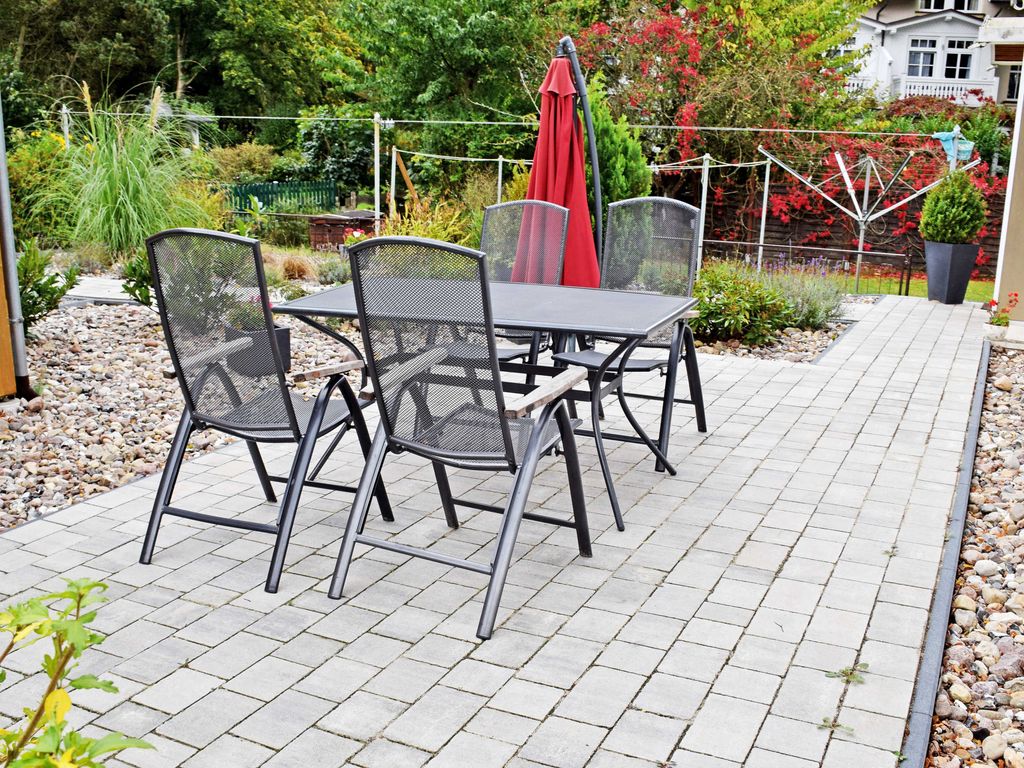 Baaber Ferienhaus mit Terrasse und Kamin detail 3