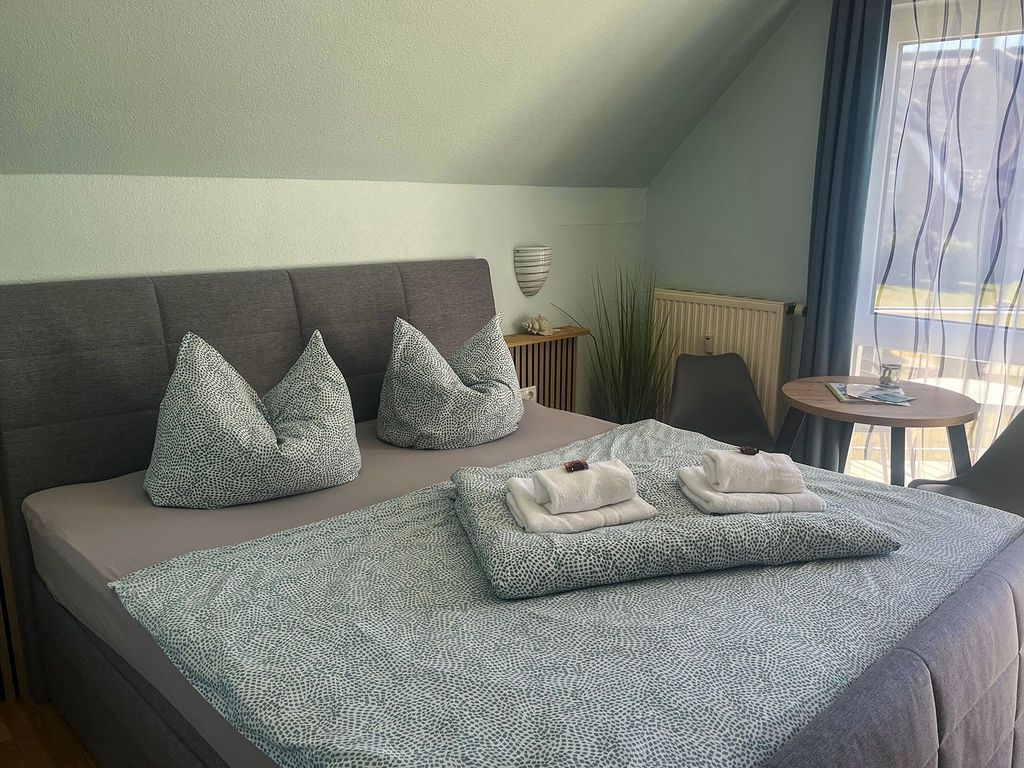 Doppelzimmer 33 - Strandhaus Mönchgut Bed & Breakfast Lobbe detail 4