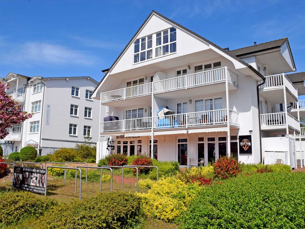 Fewo mit Balkon und Strandkorb am Strand detail 2