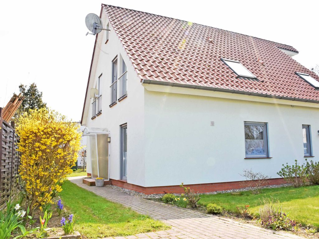 DEB 041 Ferienwohnung mit Terrasse am Kurpark Altefähr