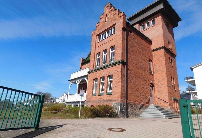 Maisonette Seelotse mit Hafenblick in hist. Seelotsenstation