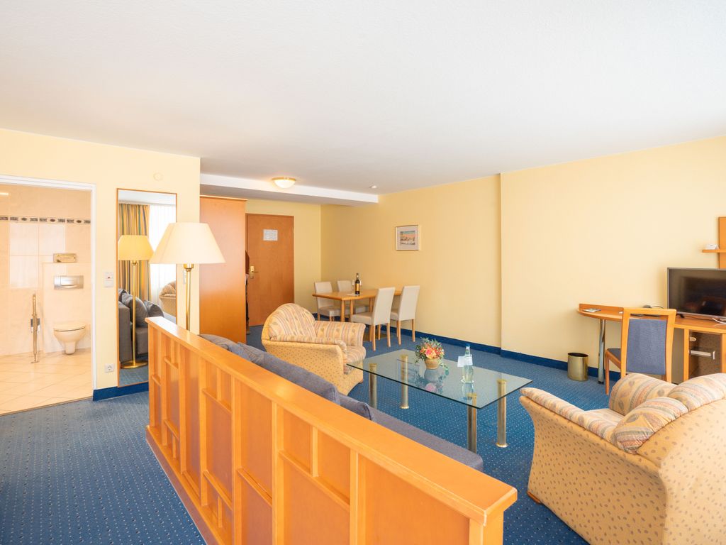 Juniorsuite mit Stadtblick - Arkona Strandhotel 4 Sterne Superior - direkt am Strand! detail 3