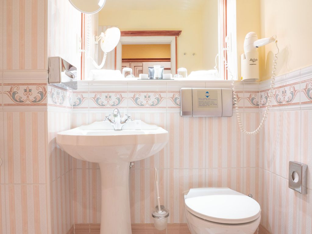 Junior Suite Landseite - Rugard Thermal Strandhotel 4 Sterne Superior detail 4