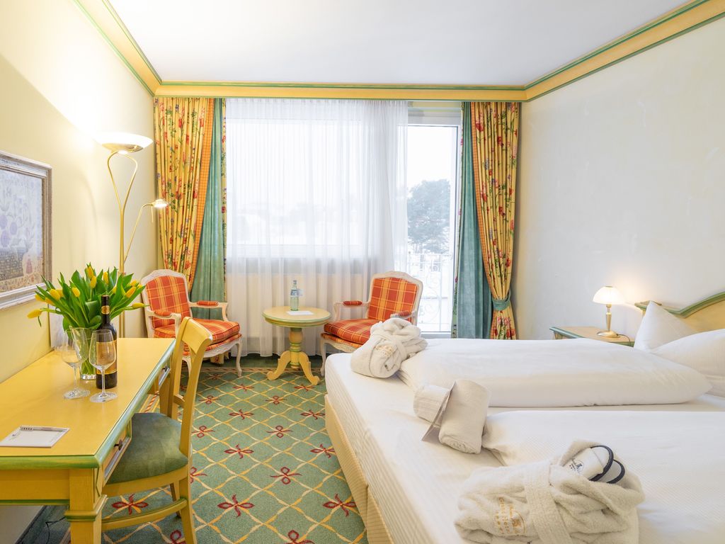 Doppelzimmer mit seitlichem Meerblick und Balkon - Rugard Thermal Strandhotel 4 Sterne Superior detail 2
