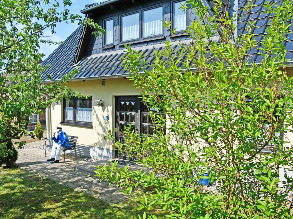 schönes Ferienhaus mit Kamin und Sauna im Ostseebad Sellin detail 3