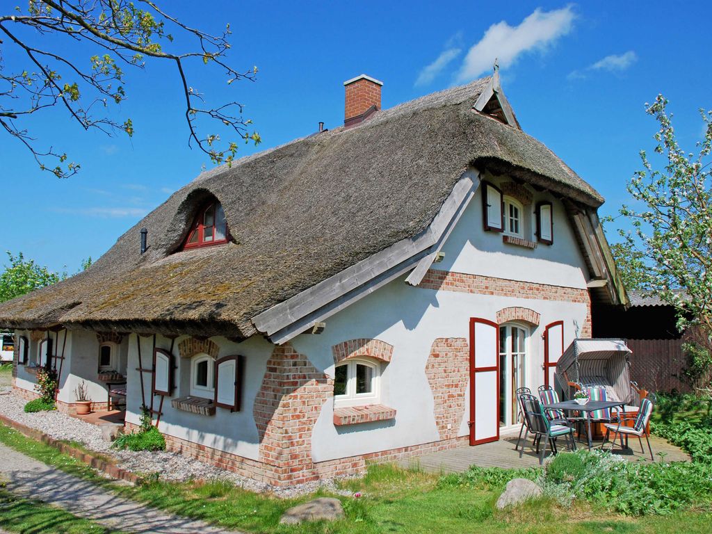 Ferienhaus Sonnenwinkel unterm Reetdach mit Sauna und Kamin detail 1