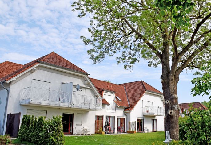 Ferienwohnung Johanna Terrasse und Gartenblick