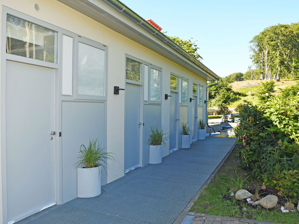 Haus Carl - Ferienwohnungen mit Kamin im Ostseebad Sellin detail 2