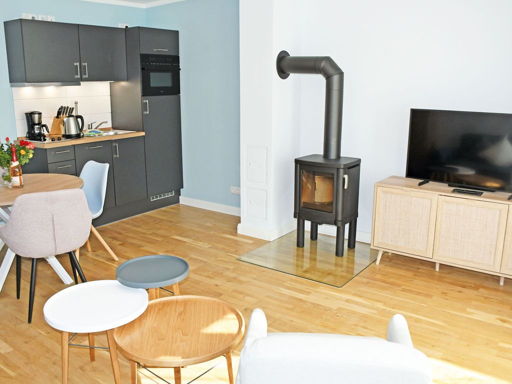62 Haus Carl - Ferienwohnung mit Kamin und Terrasse - Haus Carl - Ferienwohnungen mit Kamin im Ostseebad Sellin detail 2