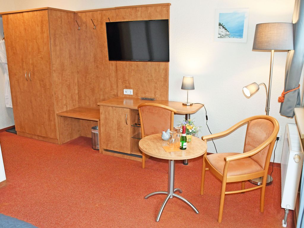 101 Doppelzimmer mit Balkon - Hotel Sonnenklahr mit Pool detail 2