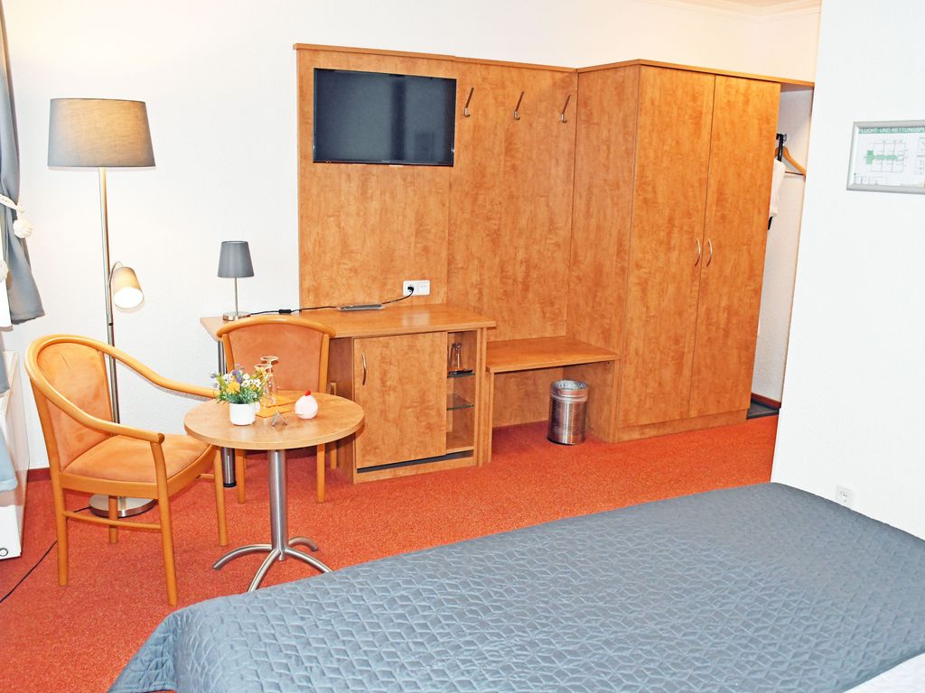 105 Doppelzimmer - Hotel Sonnenklahr mit Pool detail 1