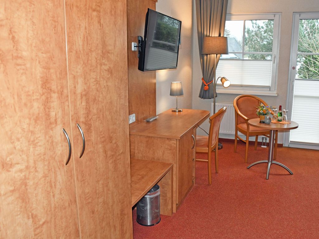 101 Doppelzimmer mit Balkon - Hotel Sonnenklahr mit Pool detail 4