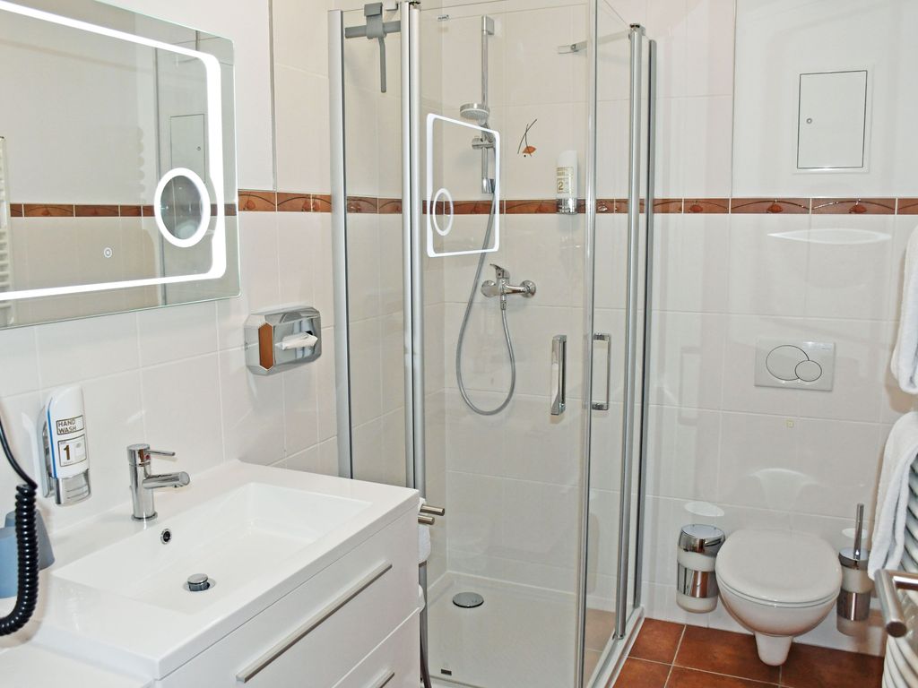 105 Doppelzimmer - Hotel Sonnenklahr mit Pool detail 4